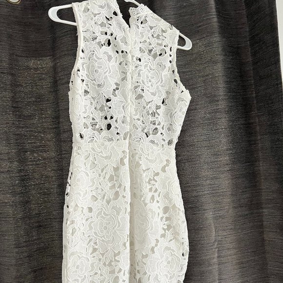 Tobi lace mini dress - Picture 2 of 3